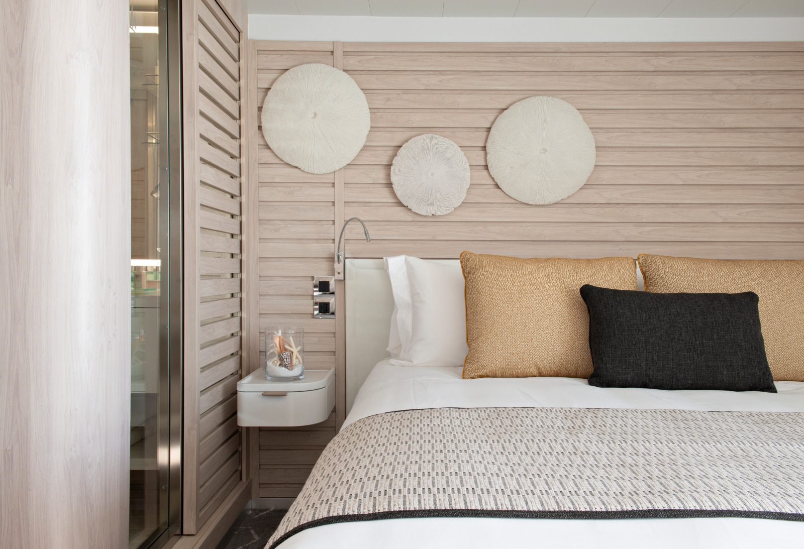 BOUGAINVILLE dekuxe suite 1.jpg
